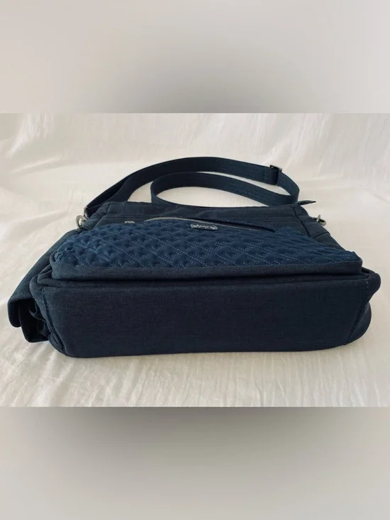 Lug Shimmy Navy Quilted Crossbody Bag - Picture 12 of 16